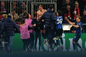 直播下载-黄健翔谈拜仁：后卫看球不看人，没有一个扭头观察弗拉泰西的跑位